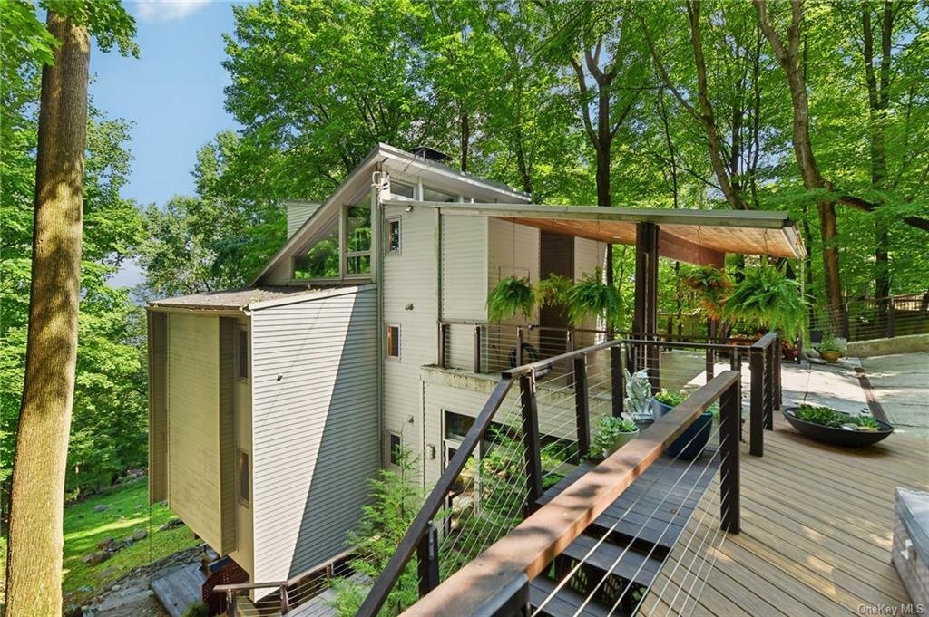 155 Tweed Boulevard In Nyack, New York, United States For Sale (14835398)