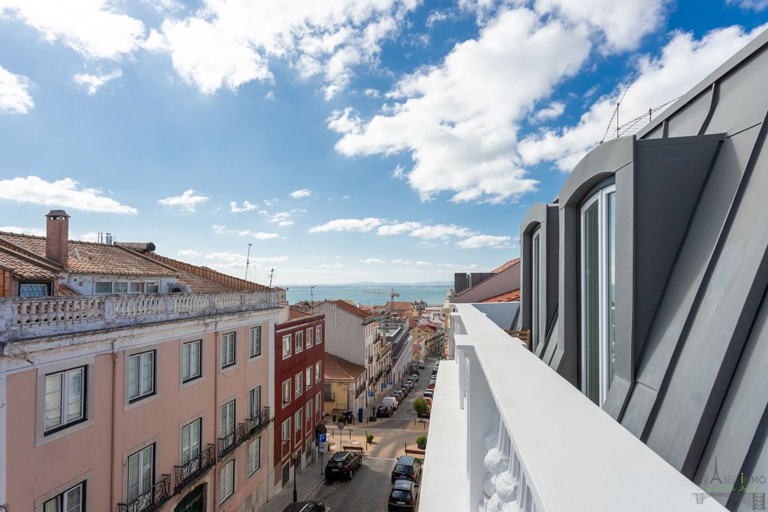 Very Nice Apartment T2 In Lapa, Top Floor, Terrace In Lisbon, Lisbon