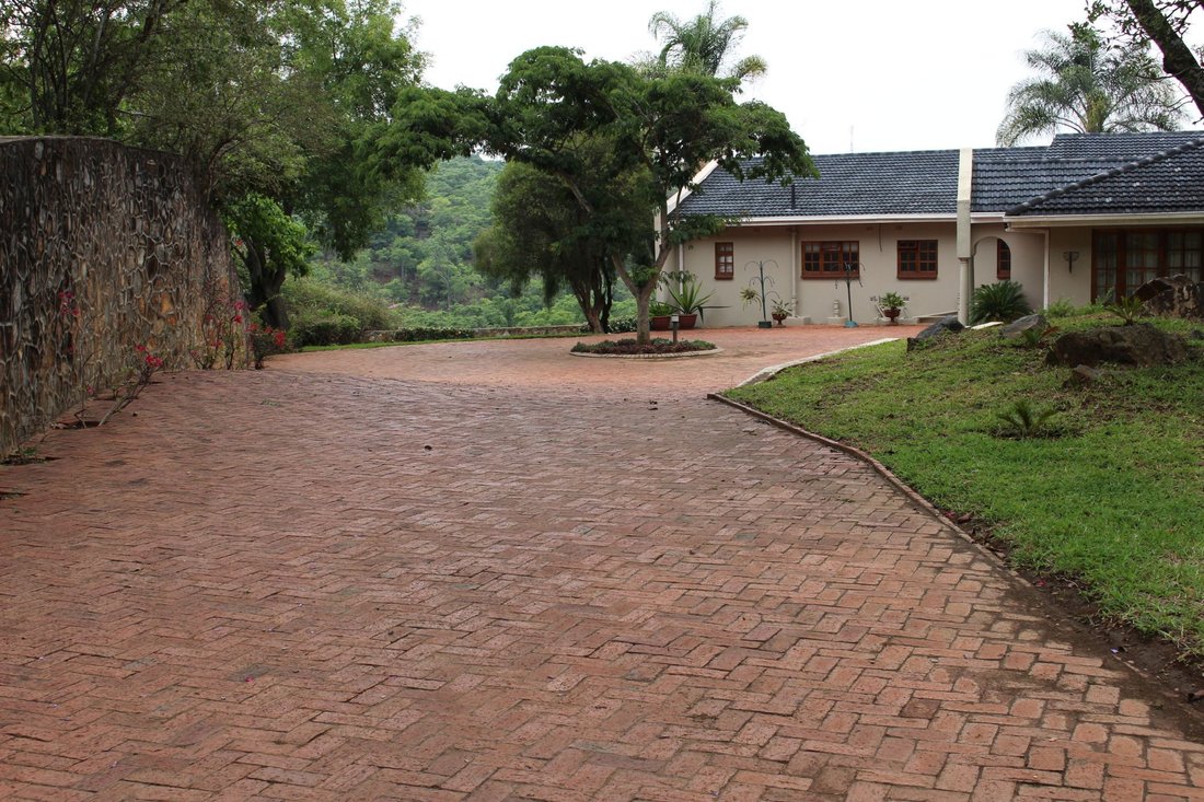 Delightful Family Home In Glen Lorne, Zimbabwe For Sale (14839268)