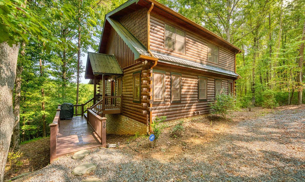 Perfect Mountain Retreat Near Downtown In United