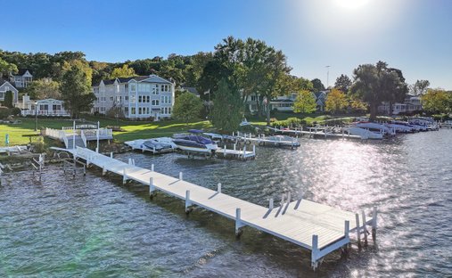 Condo in Fontana-on-Geneva Lake, Wisconsin, United States 1