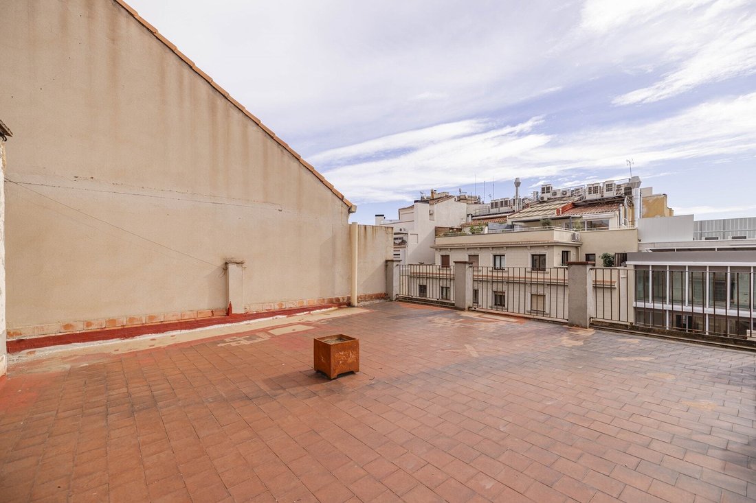 Barcelona Penthouse In Barcelona, Catalonia, Spain For Sale (14841041)