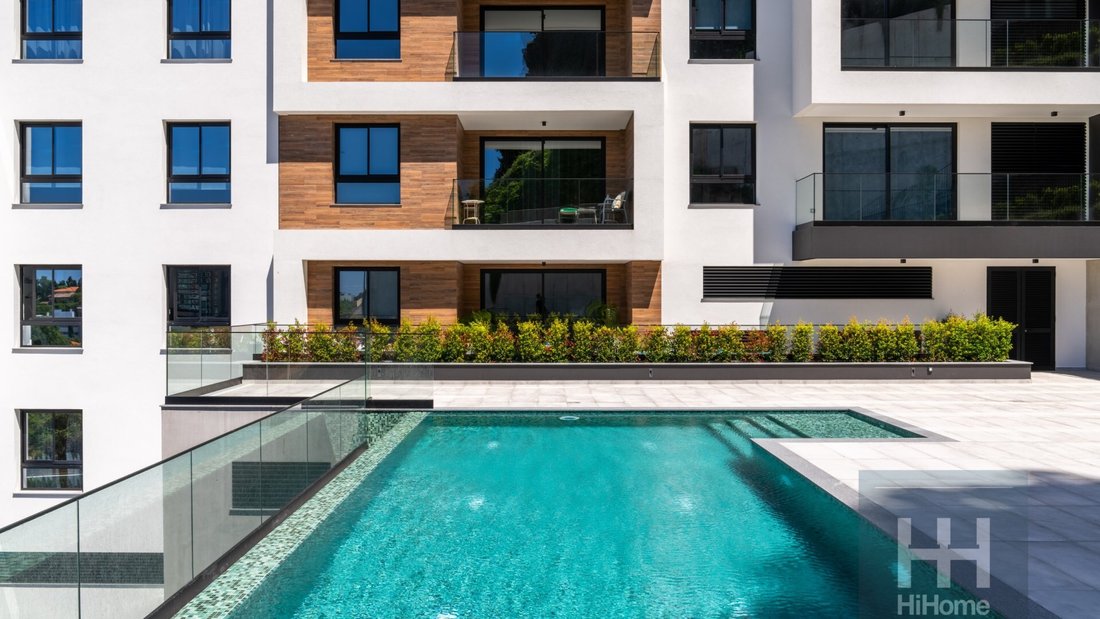 Apartment T6 Penthouse Duplex In Uptown Building In Funchal, Madeira