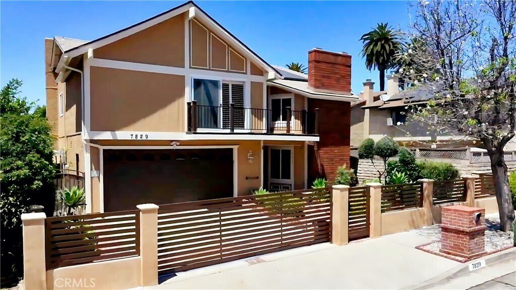 Grand Four Bedroom Family Home In Los Angeles, California, United