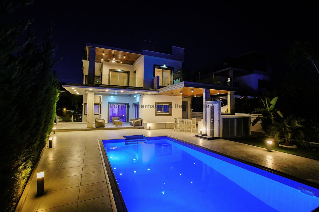 Villa in Agios Tychon, Limassol, Cyprus 2 - 14842785