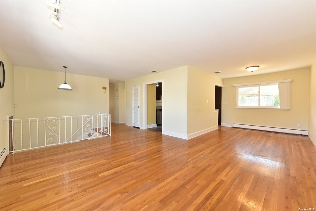 House Oceanside In Oceanside, New York, United States For Sale (14833055)