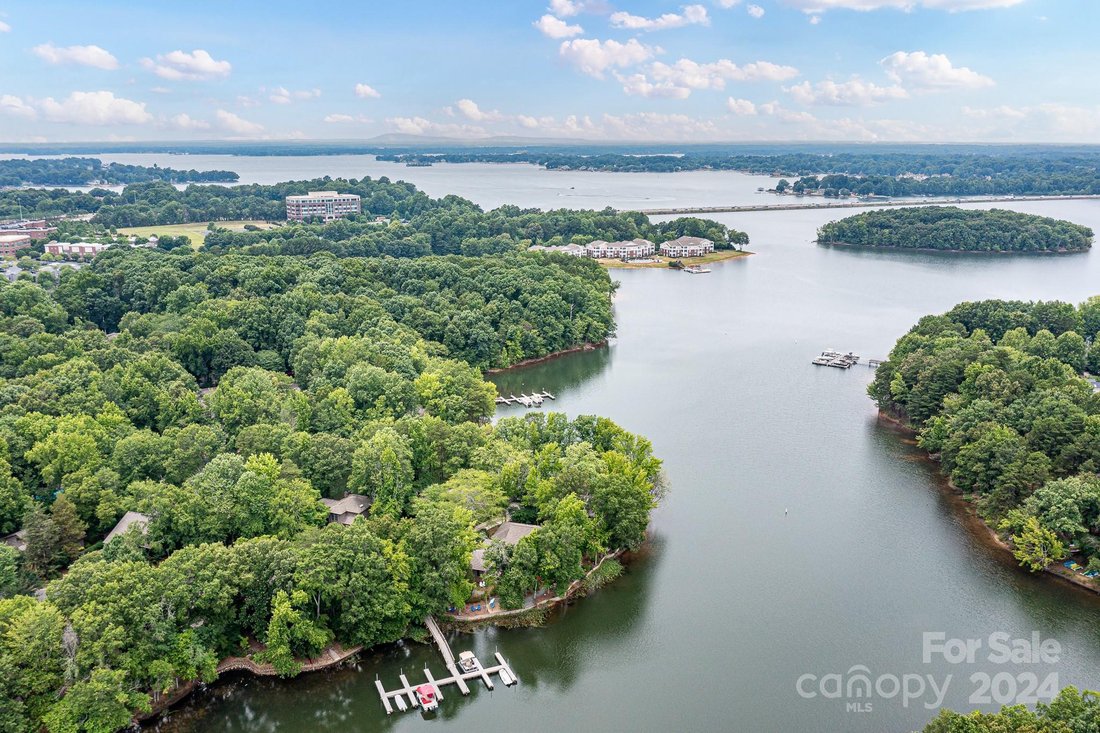 Residential Davidson In Davidson, North Carolina, United States For