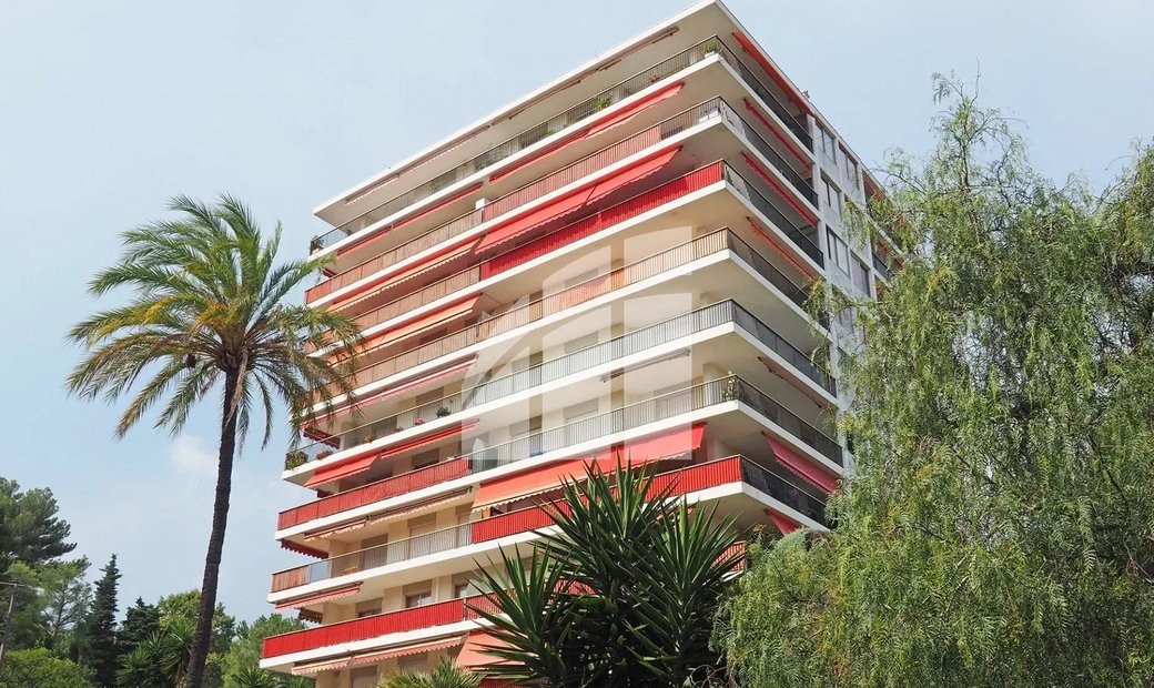 Napoleon Iii 4 P + Double Garage In Nice, Provence Alpes Côte D'azur