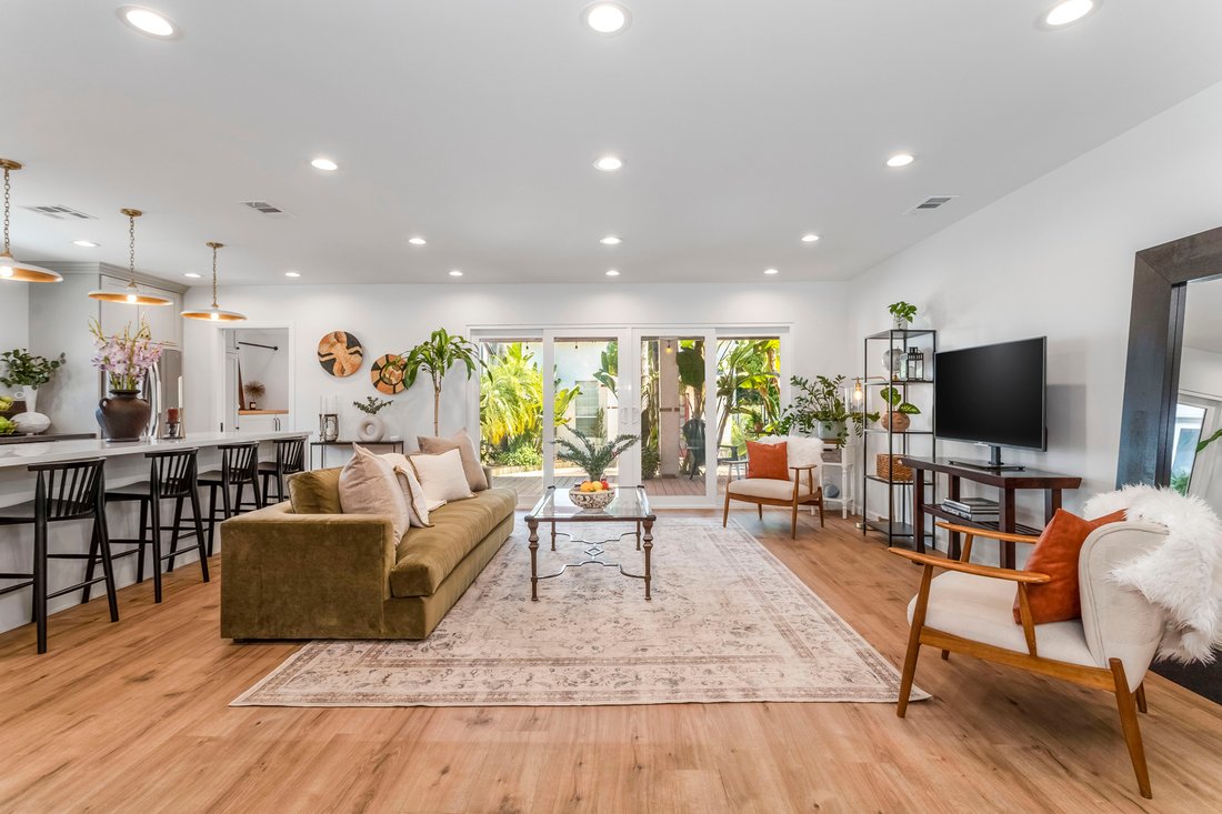 5408 Morella Avenue In Los Angeles, California, United States For Sale