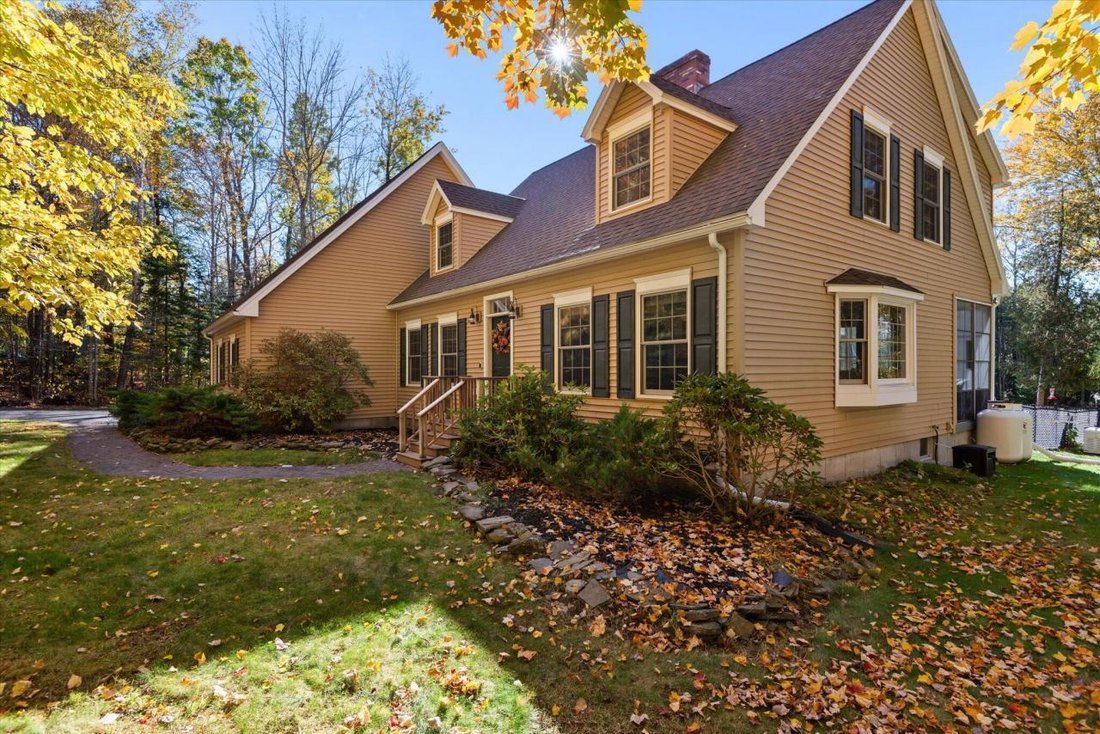 4 Bedrooms Single Family Detached In Dedham, Maine, United States For