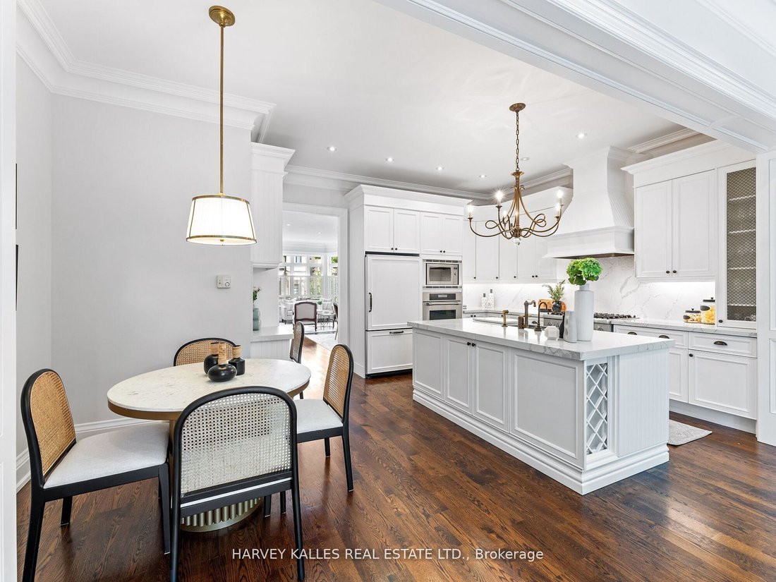 Masterfully Crafted Residence On A Premium Street In Toronto, Ontario