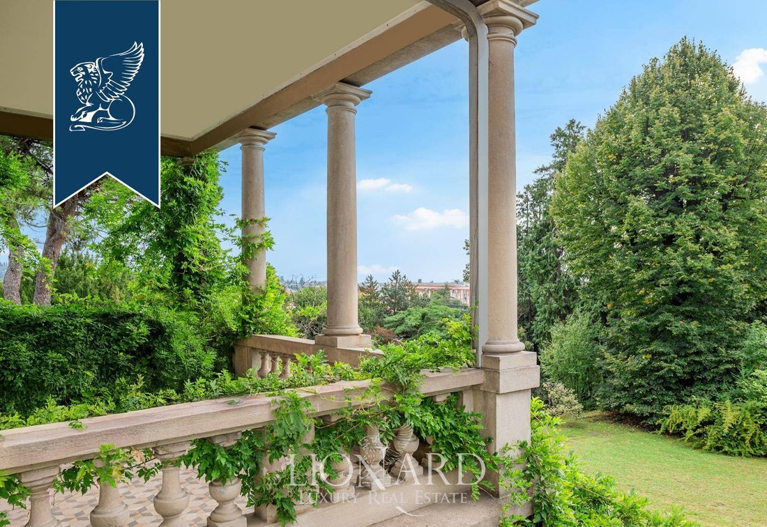 Prestigious Historical Villa With A In Ponte San Pietro, Lombardy