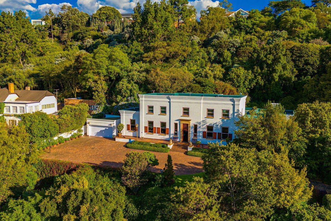 Glorious Villa With Magical Views Over In Johannesburg, Gauteng, South