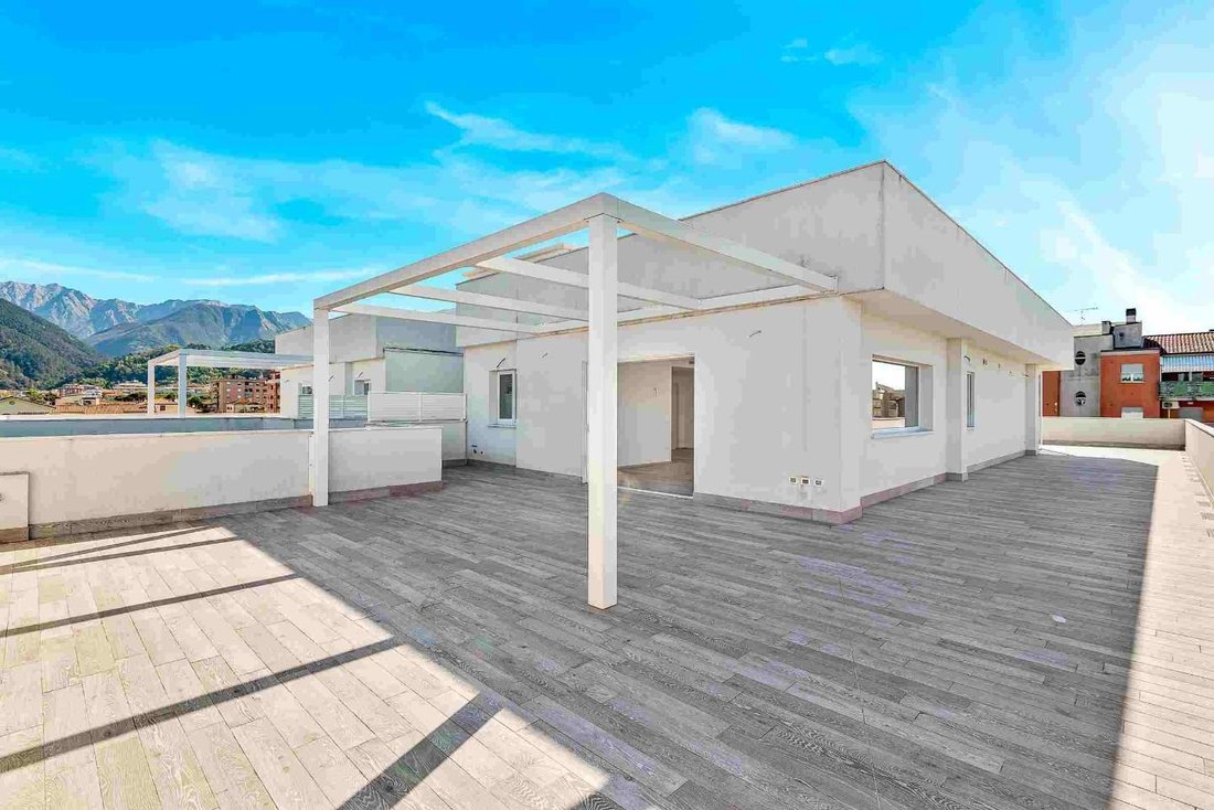 Penthouse in Center, Massa, Italy 1 - 14833821