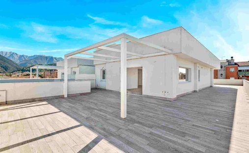 Penthouse in Center, Massa, Italy 1