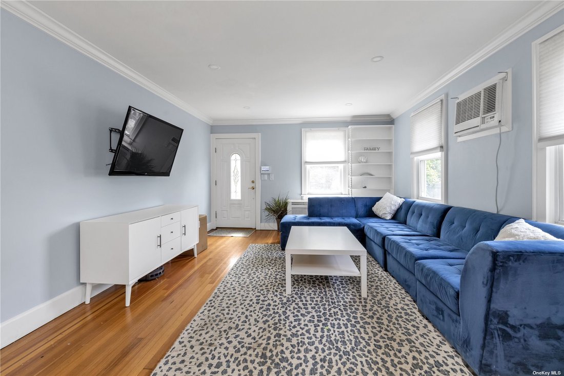 House Huntington In Halesite, New York, United States For Sale (14840332)