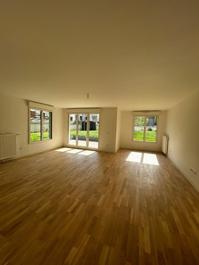 Apartment In Maisons Laffitte, île De France, France For Sale (14837126)