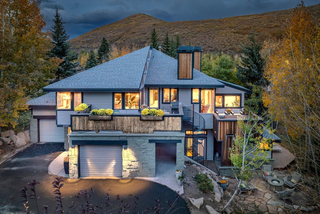 Timeless Mountain Home In Coveted Solamere, In Park City, Utah, United