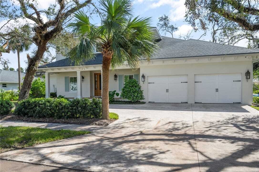 Custom Built Residence In Prime Central In Vero Beach, Florida, United