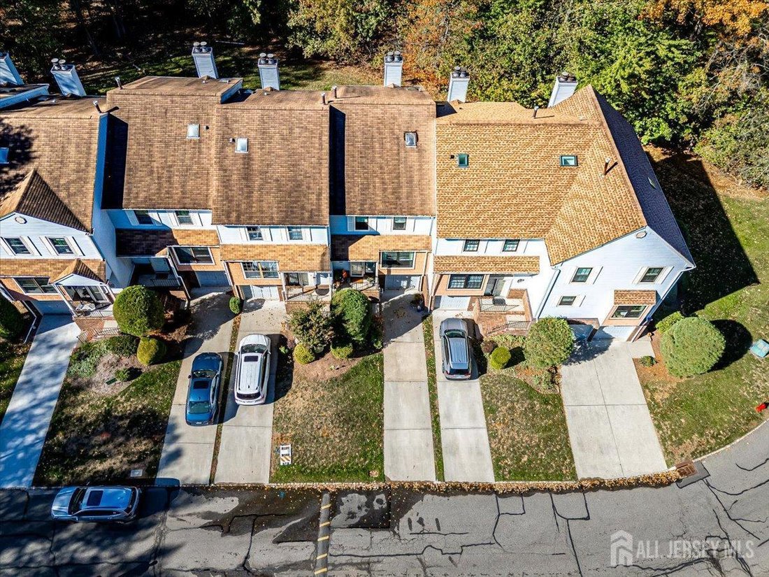 Residential Edison In Metuchen, New Jersey, United States For Sale