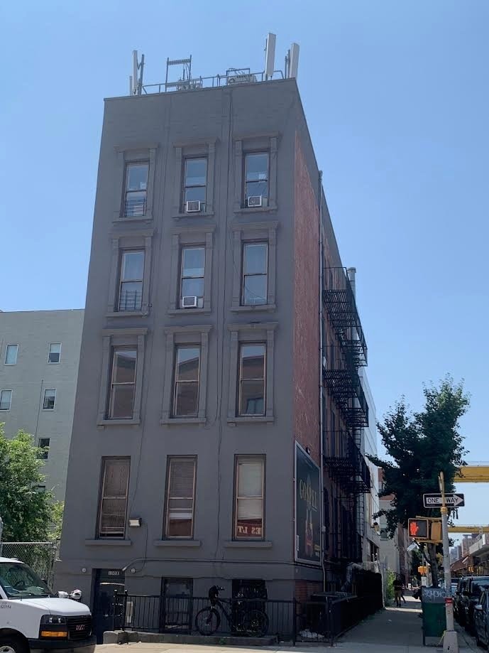 For Sale Apartment Building With 10 Units In New York, New York