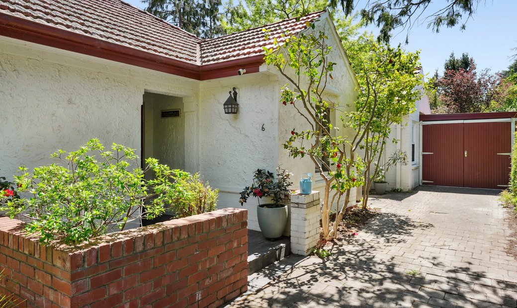 Stunning Blend Of Classic Charm And Modern Comfort In Reid, Australia