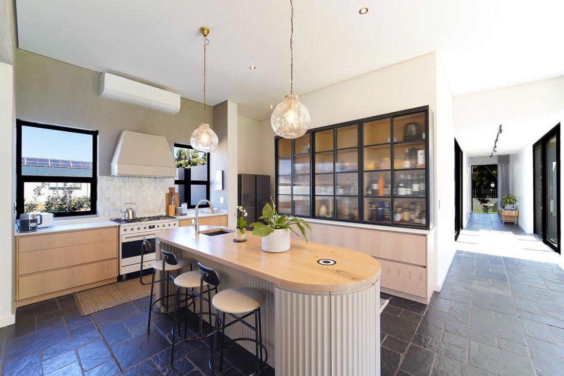 Modern Living In Pearl Valley Golf Estate And Spa, Western Cape, South