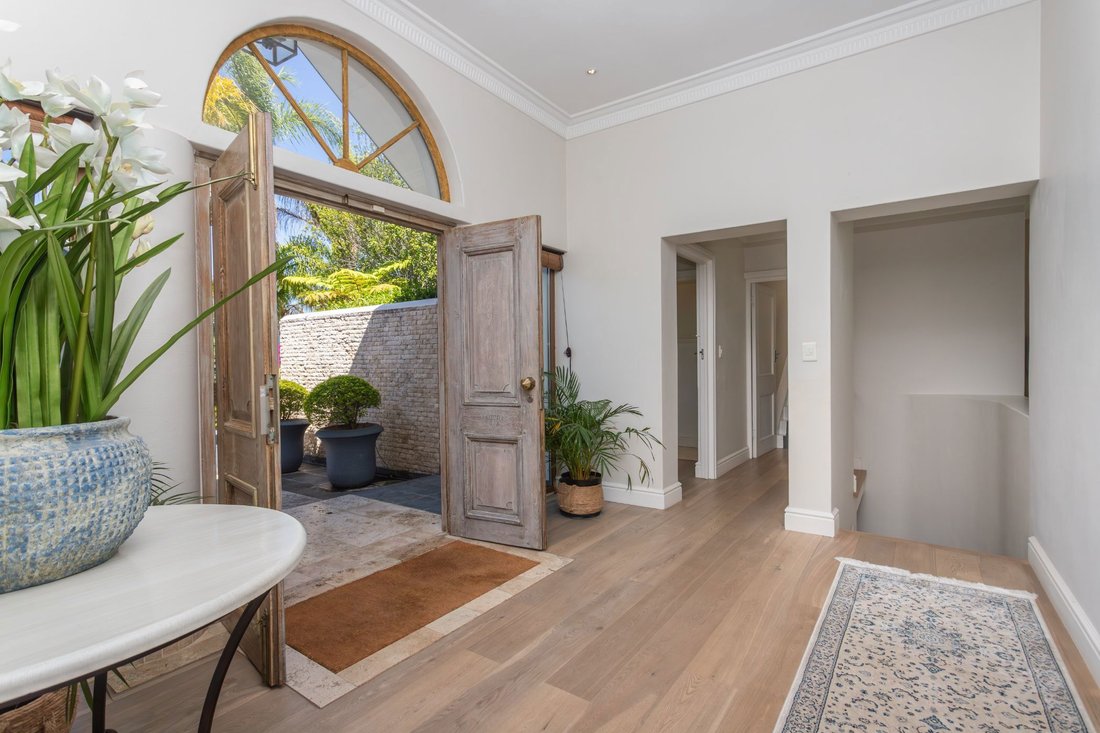 Majestic 7 Bedroom Home With A In Cape Town, Western Cape, South Africa