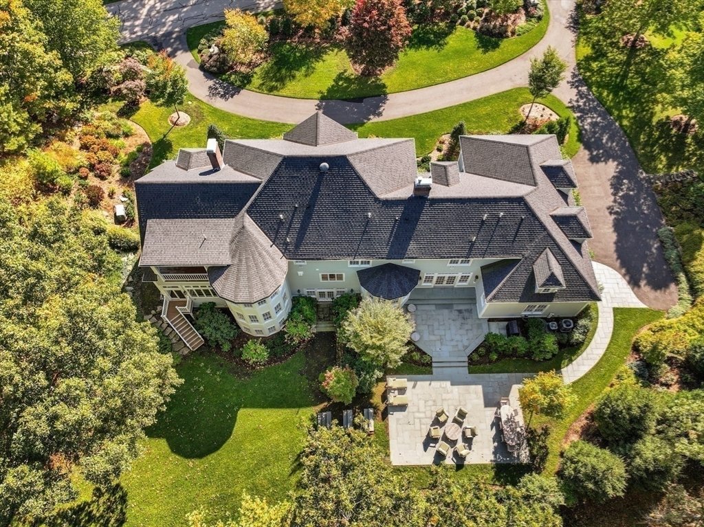 Expertly Renovated Colonial Home In In Westwood, Massachusetts, United