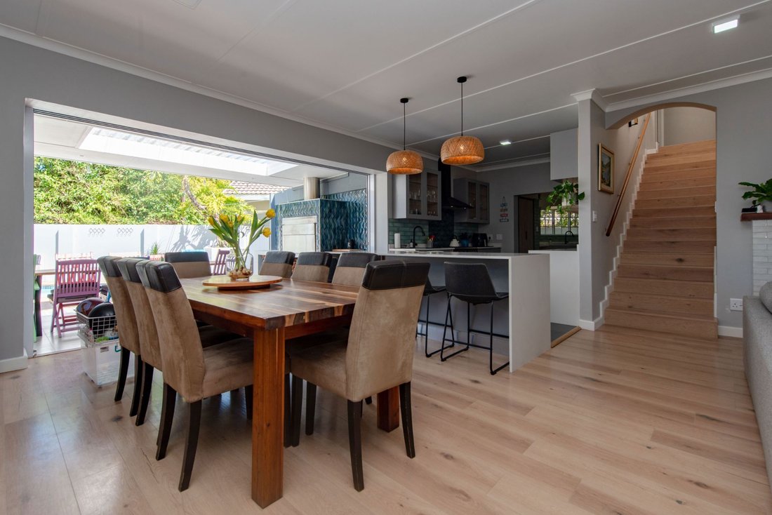 North Facing Family Gem In Knysna, Western Cape, South Africa For Sale