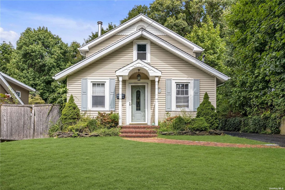 House Huntington In Halesite, New York, United States For Sale (14840332)