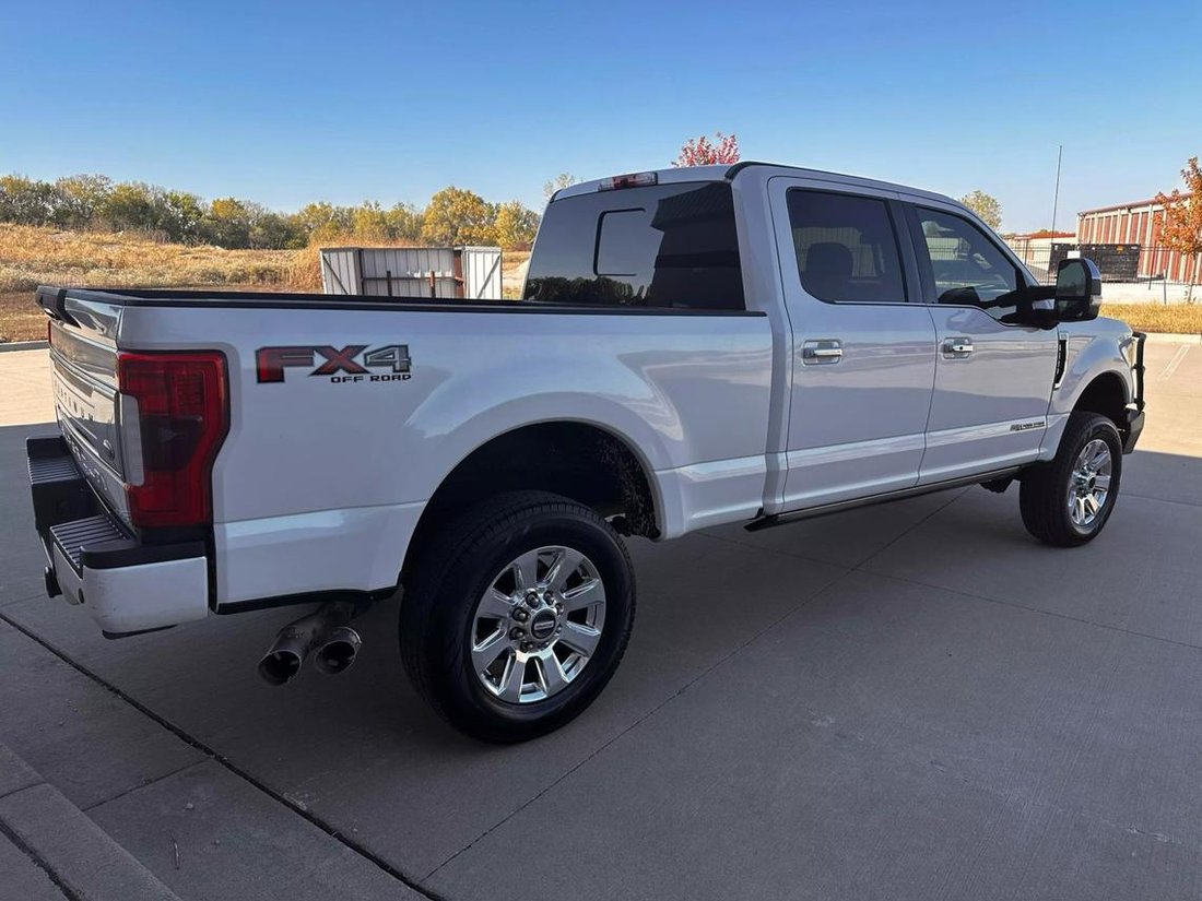 2017 Ford F250 Super Duty Crew Cab In Peculiar, Mo, United States For