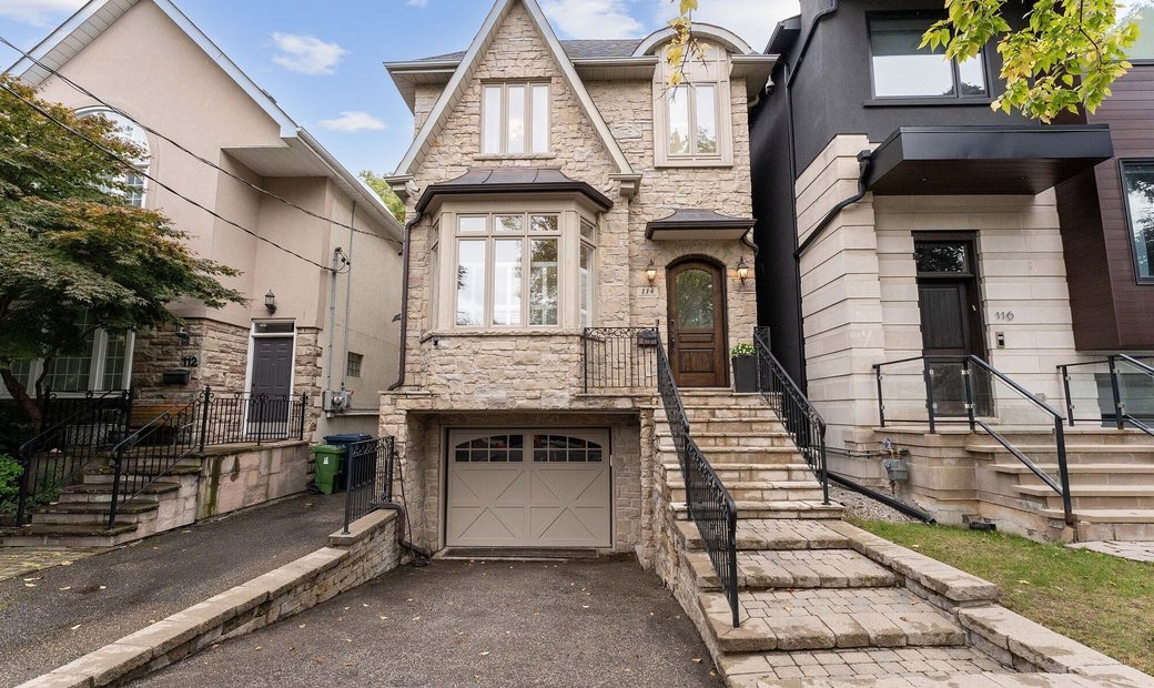 Masterfully Crafted Residence On A Premium Street In Toronto, Ontario