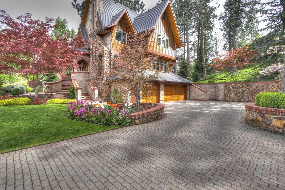 Modern Castle In Grapetree In Spokane, Washington, United States For