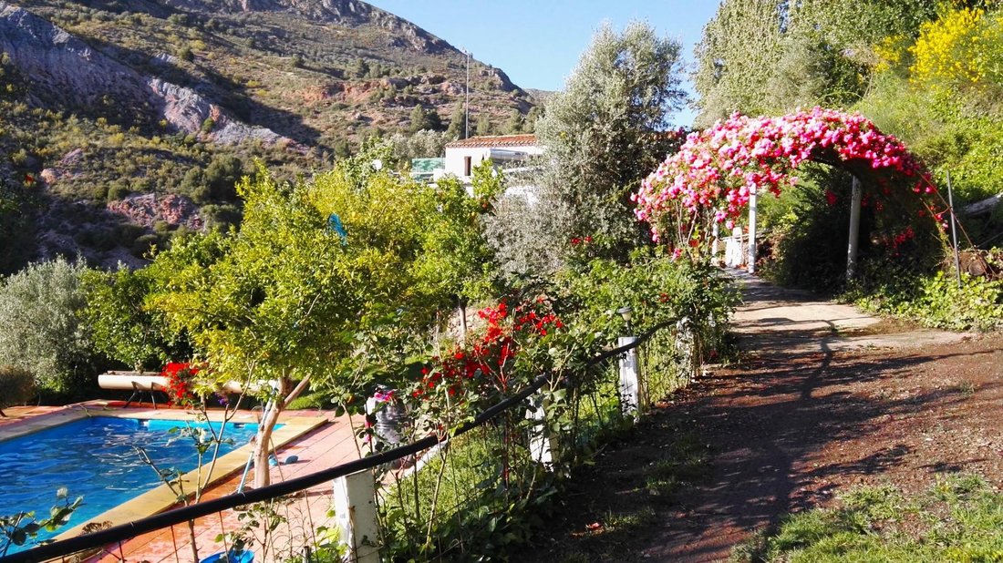 Ecological Farmhouse With River Views And Swimming In Granada
