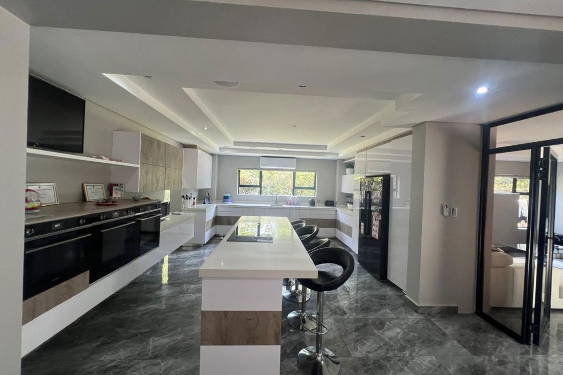 Haus in Mbombela, Mpumalanga, Südafrika 5 - 14839065