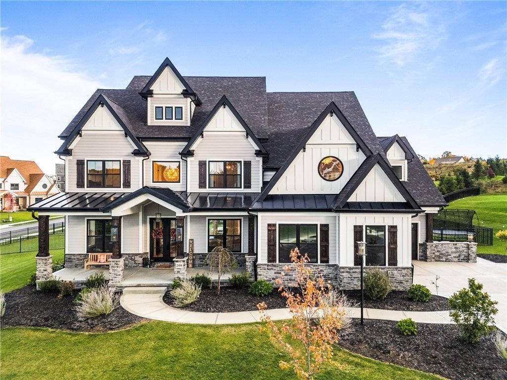 Newer Upgraded Beauty In Mars, Pennsylvania, United States For Sale