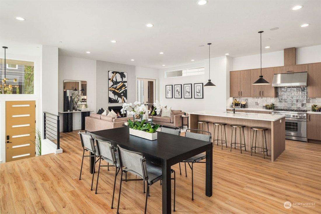 Home In Sunnyvale Heights In Kirkland, Washington, United