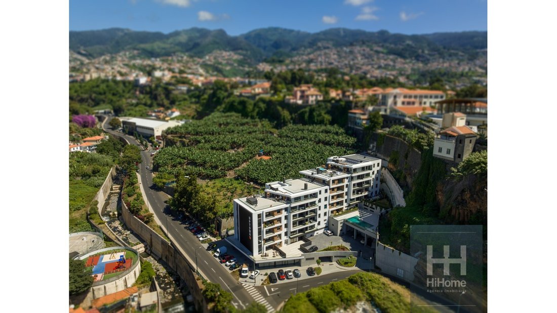 Apartment T6 Penthouse Duplex In Uptown Building In Funchal, Madeira