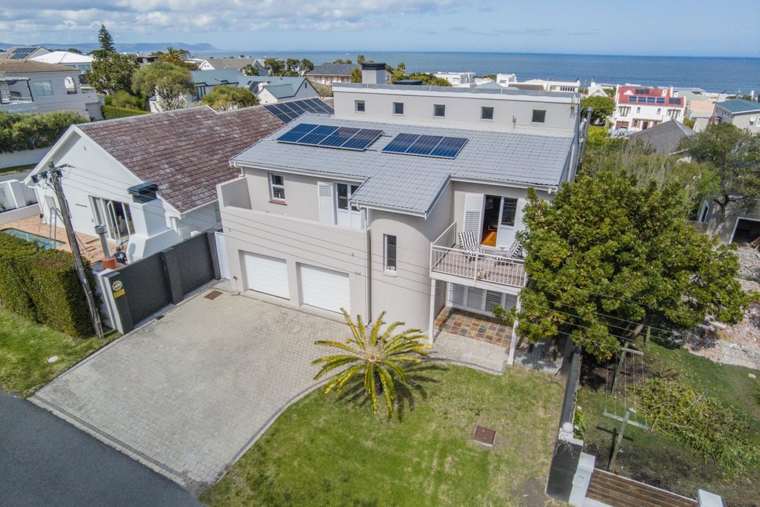 Elevated, Prime Location, First Enclave On 8th. In Voelklip, South