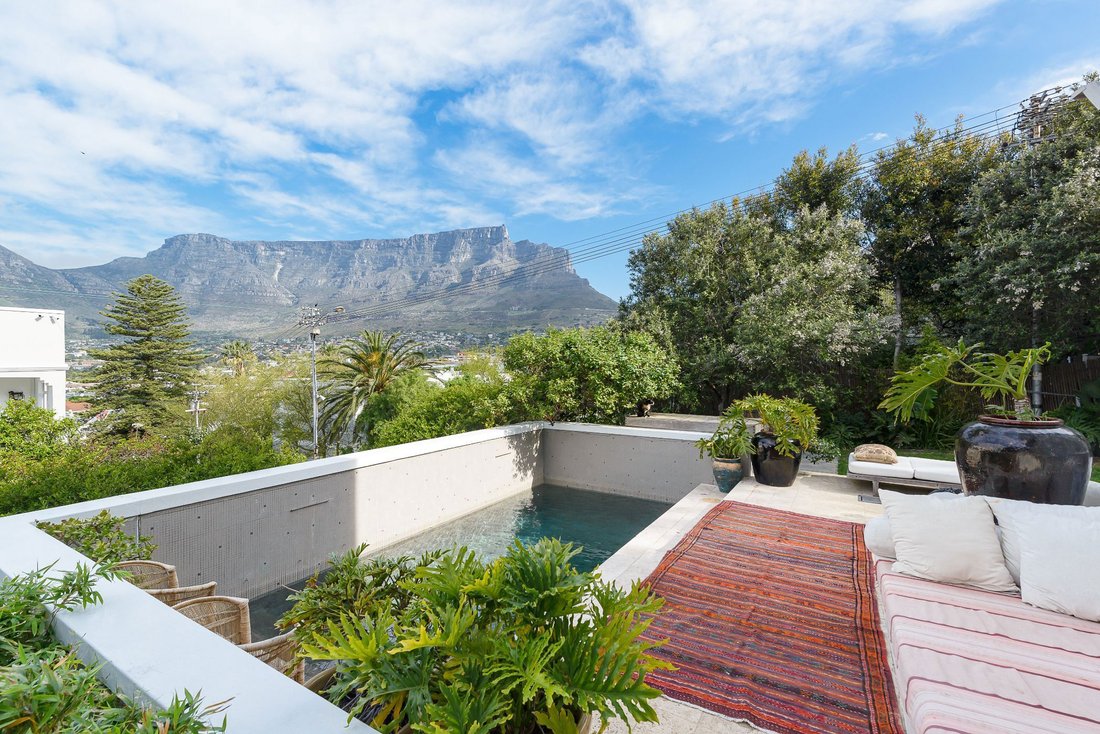 Iconic Colonial Victorian Home In In Cape Town, Western Cape, South