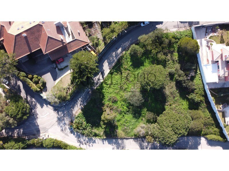 Land With Approved Project For 4 Villas, In Estoril In Cascais