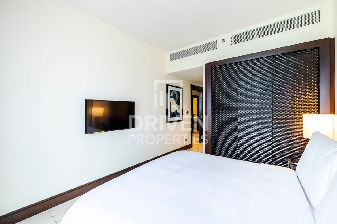 Burj Khalifa View High Floor Spacious In Dubai, Dubai, United Arab