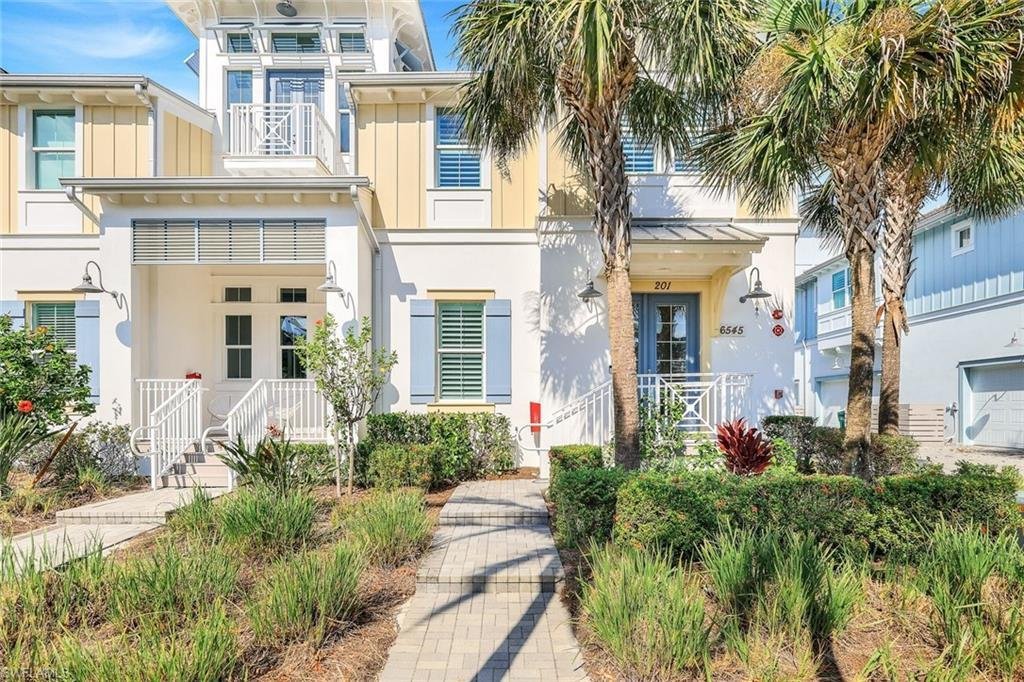 Upgraded Home With Amazing Water View In Naples, Florida, United States For Sale (14842053)