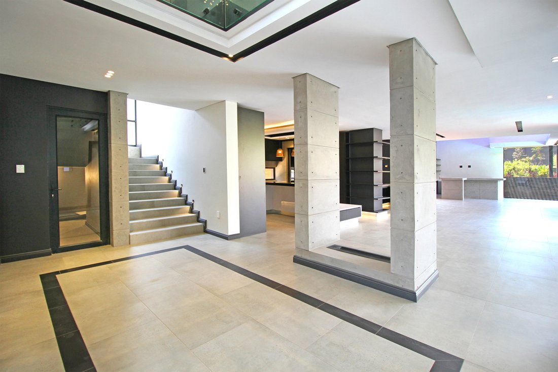 Smart Modern Masterpiece !! In Midrand, Gauteng, South Africa For Sale