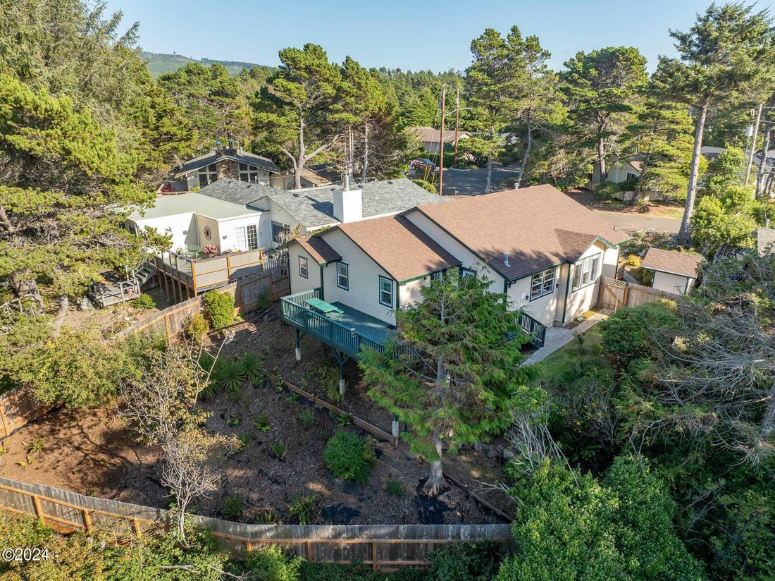 5365 La Fiesta Way Lincoln City, Or In Lincoln City, Oregon, United