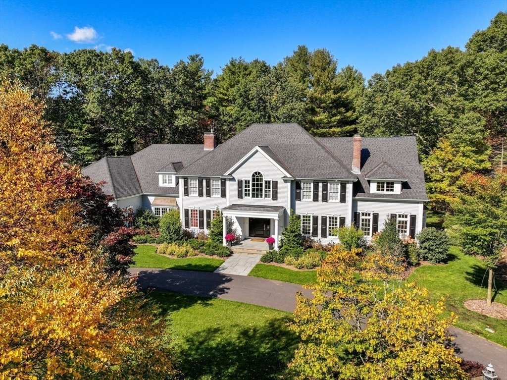 Expertly Renovated Colonial Home In In Westwood, Massachusetts, United