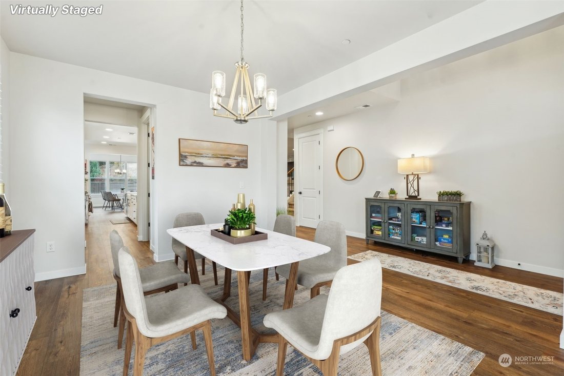 Five Bedroom Home Blending Luxury In Camas, Washington, United