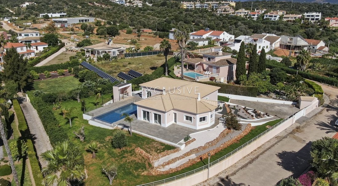 Villa in Mexilhoeira Grande, Algarve, Portugal 2 - 11961125
