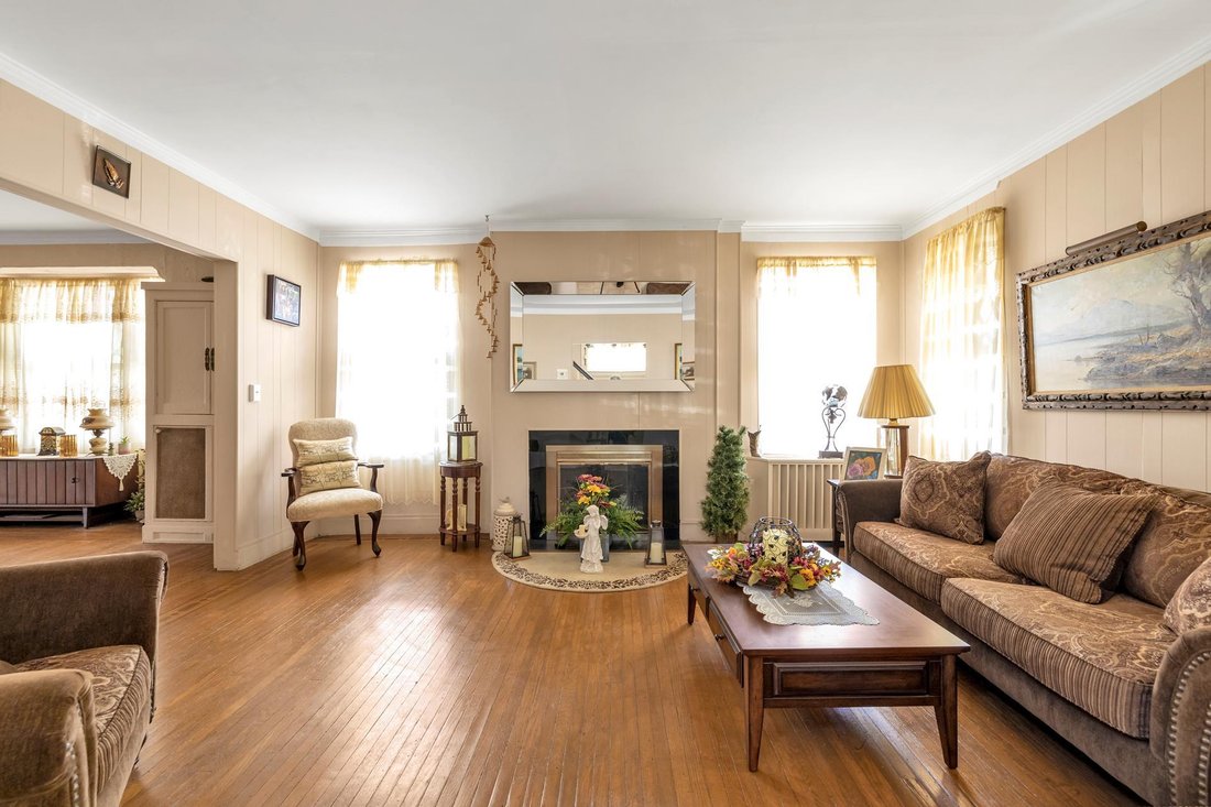 House Port Washington In Port Washington, New York, United States For